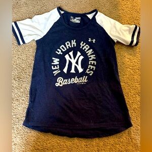 Girls UA New York Yankees top
